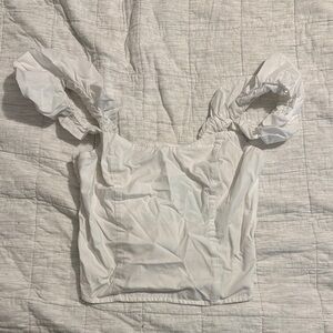 Abercrombie & Fitch White Crop Top with Stylish Design